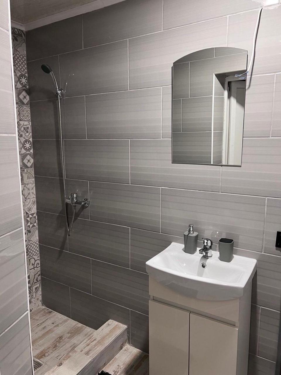 Luxury Live Apartamento Kamianets-Podilskyi Exterior foto